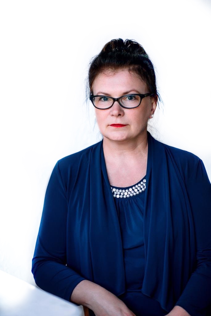Попова Марина Анатольевна.